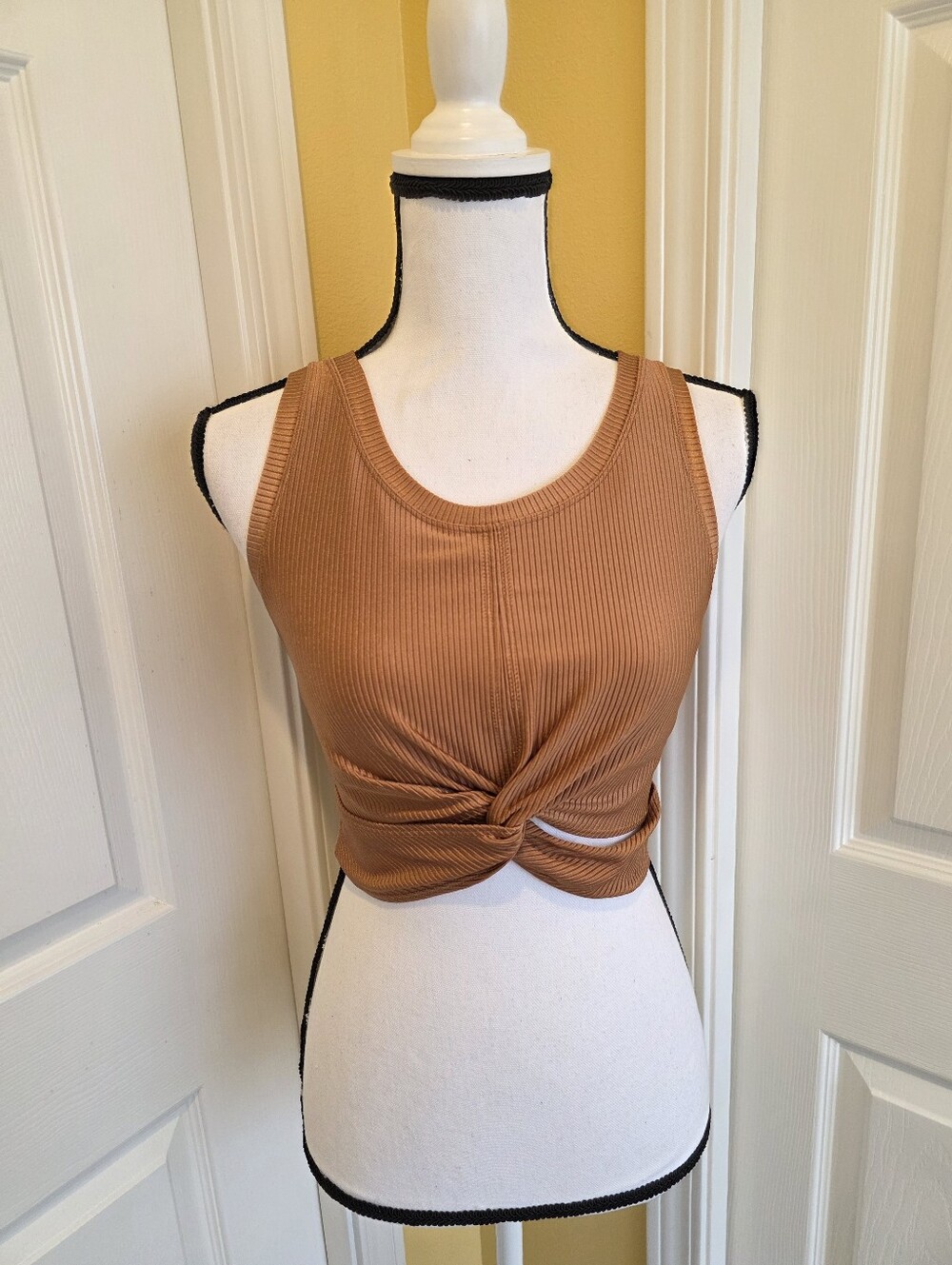AERIE BROWN CROP TOP, SIZE L